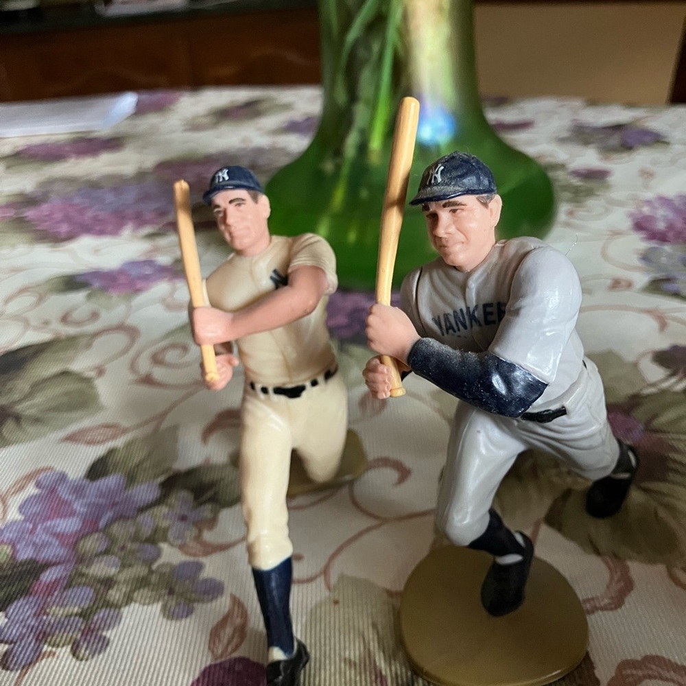 Yankees Baseball Player Figurines - Cream and Gray Babe Ruth and Lou Gehrig - Picture 5 of 6